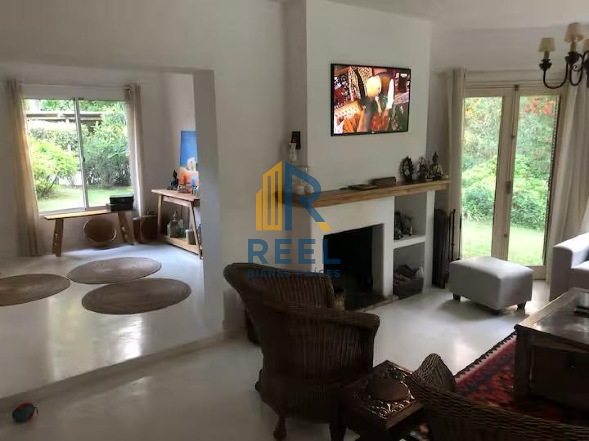 Casa ID.215 - Chalet en Tenis Ranch en Alquiler Anual 3200 usd 