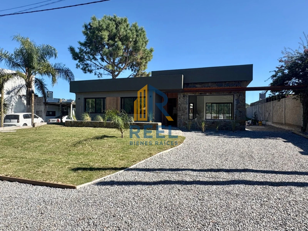 Casa ID.535 - Casa a Estrenar en Padron único en Pinares 3 Dormitorios con Aires y Barbacoa