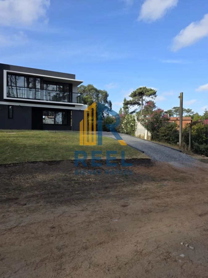 Casa ID.251 - Casa a estrenar 3 Dorimtorios 100mt Mar 40 playa mansa