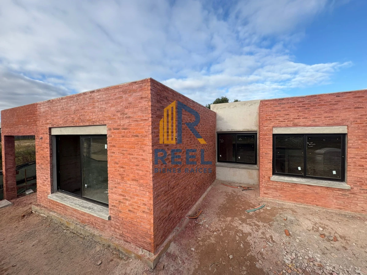 Casa ID.73 - Casa 2 dormitorios Tradicional a estrenar Pinares 