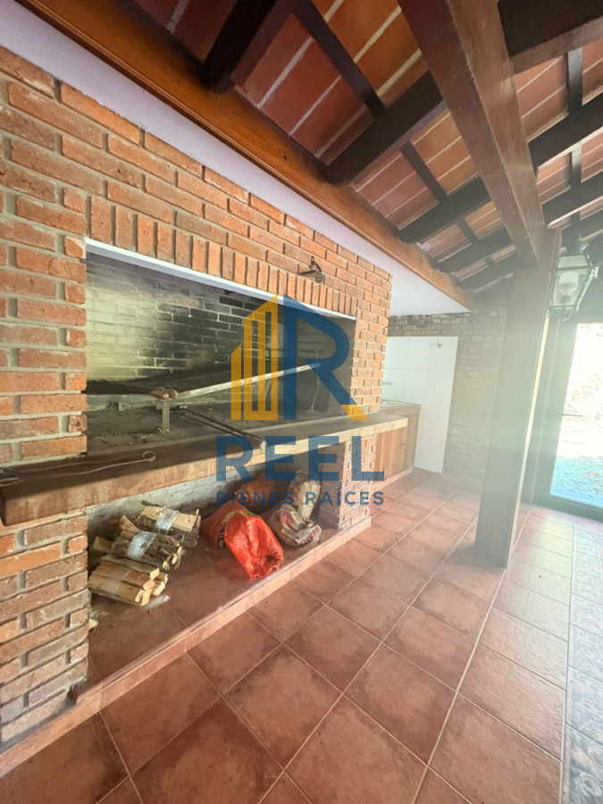 Casa ID.553 - Chacra en el Corazon de Solanas 707 m2 construidos 11.203 m2 de Terreno
