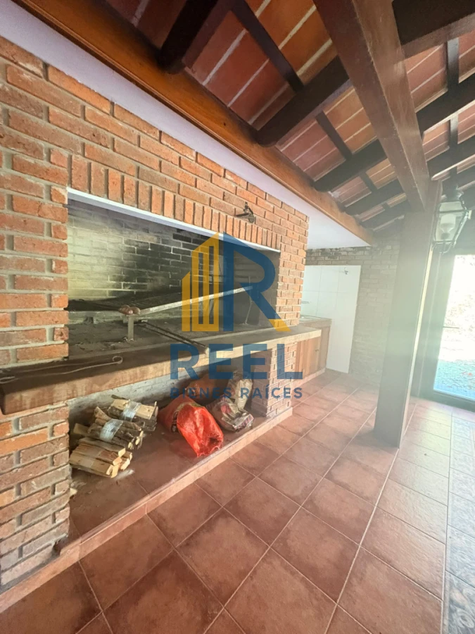 Casa ID.553 - Chacra en el Corazon de Solanas 707 m2 construidos 11.203 m2 de Terreno
