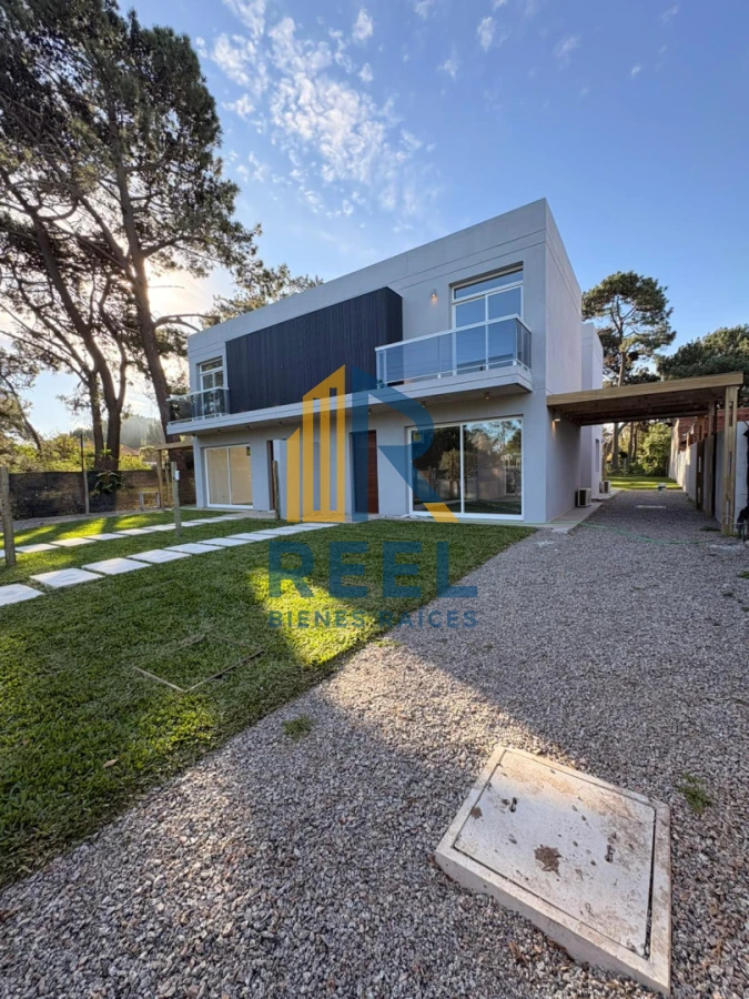 Casa ID.257 - Casa a Estrenar Jardines de Cordoba sobre Avenida 3 Dorimtorios