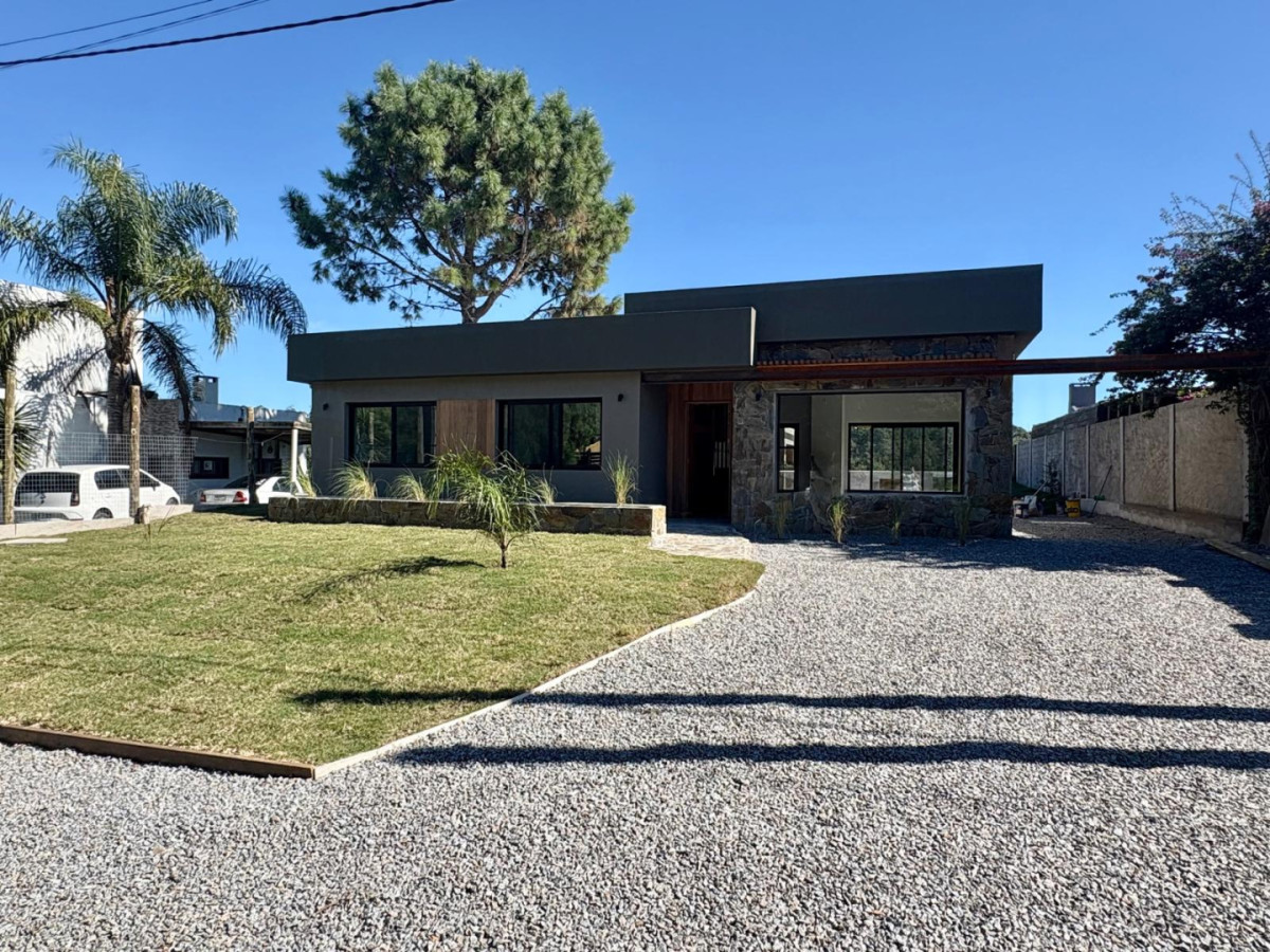 Casa a Estrenar en Pinares 3 Dormitorios y Barbacoa