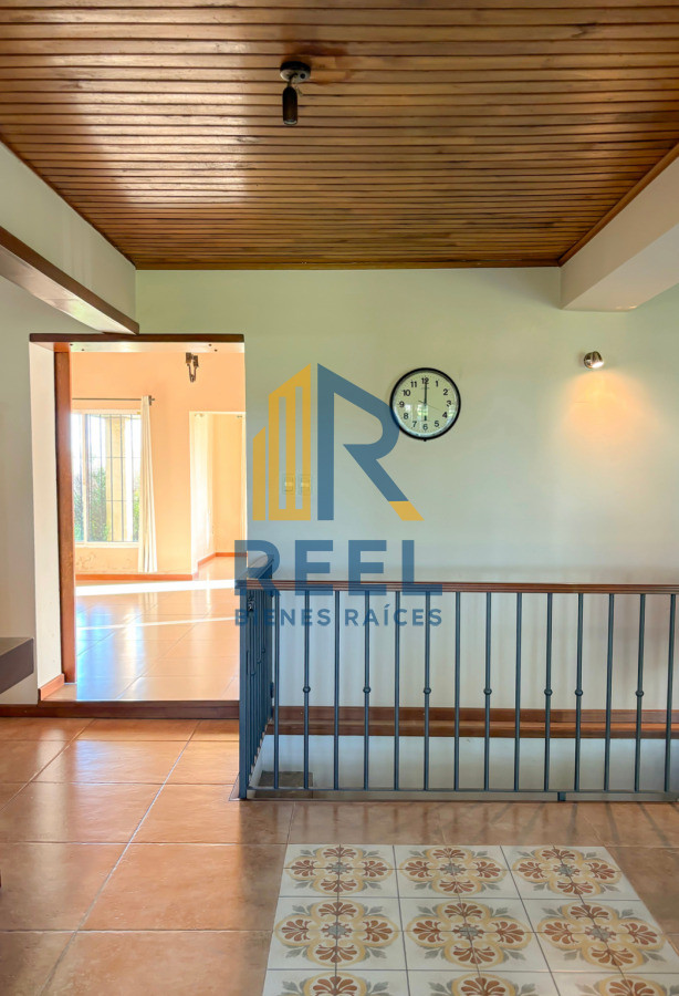 Chacra ID.139 - Chacra 24.779 m2 con Challet de 425m2 en Zona Residencial 