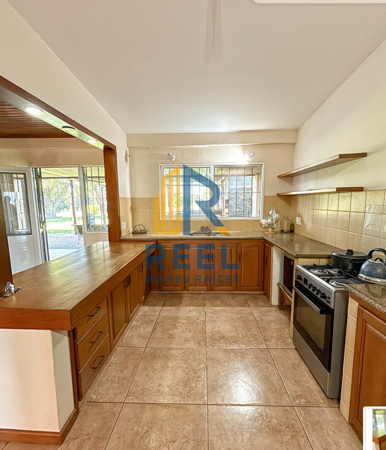 Chacra ID.139 - Chacra 24.779 m2 con Challet de 425m2 en Zona Residencial 