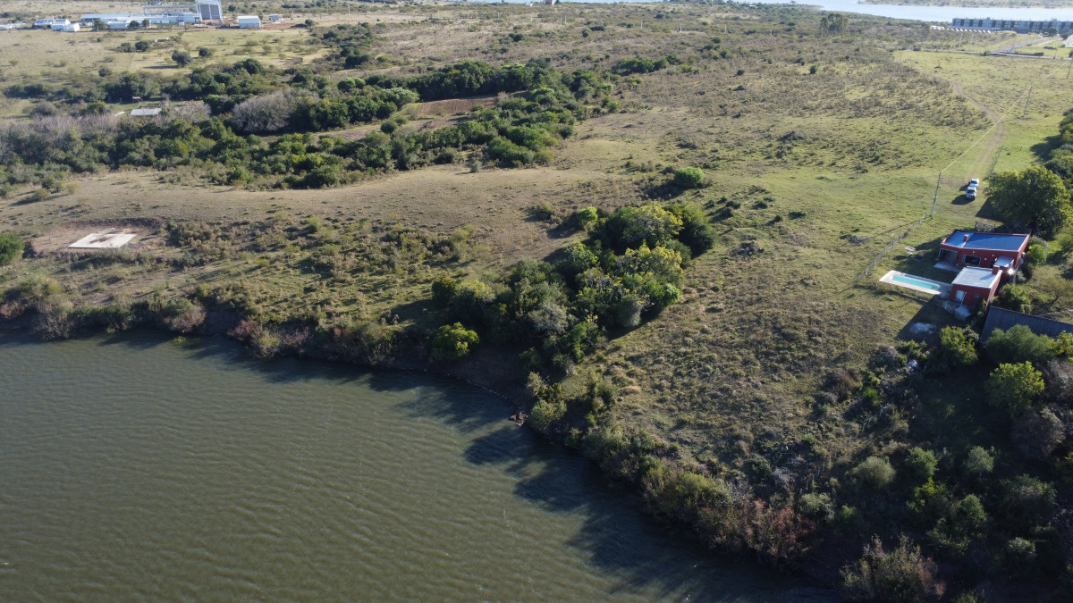 Chacra de 9,5 has frente al rio Negro ideal para Barrio Privado 