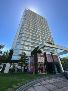 1 Dormitorio de lujo Frente Punta a Shopping servicio Playa