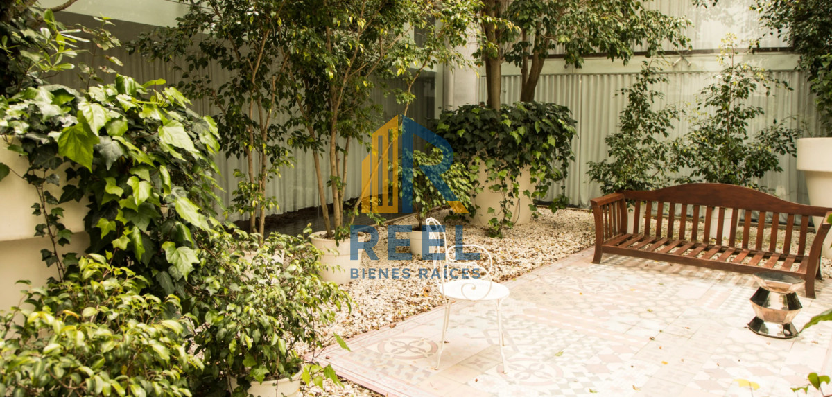 Apartamento ID.240 - 1 Dormitorio de lujo Frente Punta a Shopping servicio Playa