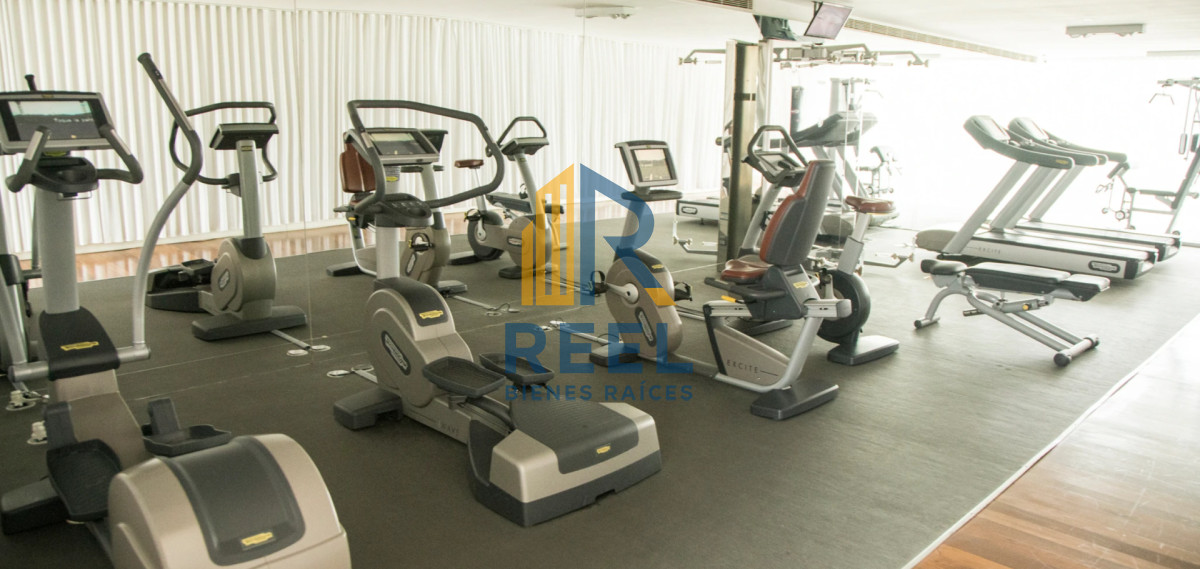 Apartamento ID.240 - 1 Dormitorio de lujo Frente Punta a Shopping servicio Playa