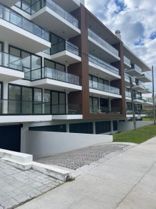 VENTA APARTAMENTO 2 DORMITORIOS 2 BAÑOS (1er PISO)