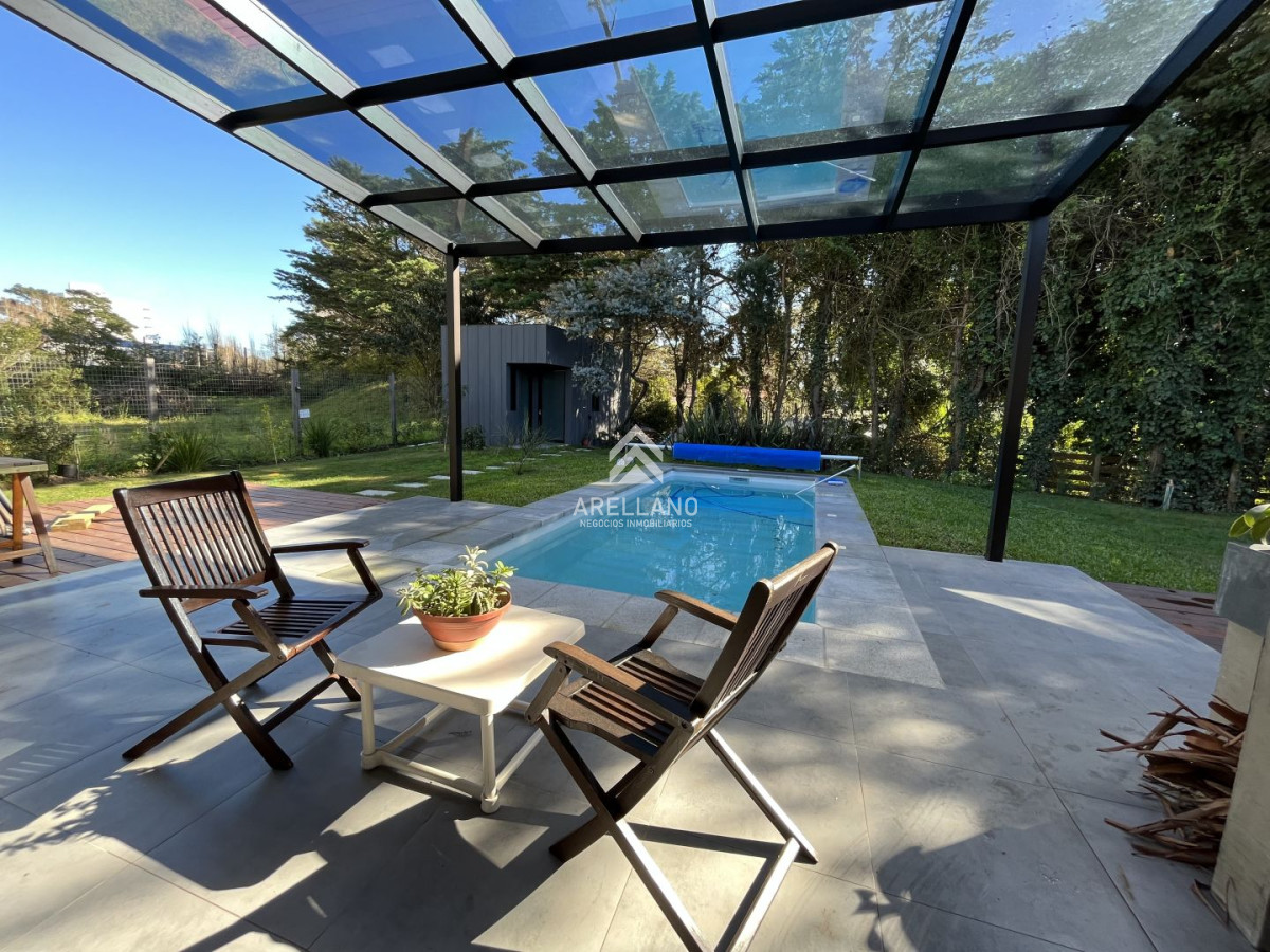 Casa ID.6194 - Venta casa 3 Dormitorios en Lugano, Punta del Este