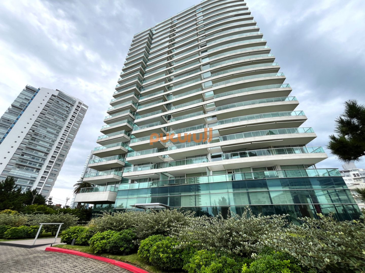 Apartamento ID.2764 - Apartamento en Venta 2 dormitorios Playa Mansa, Edificio Gala Tower