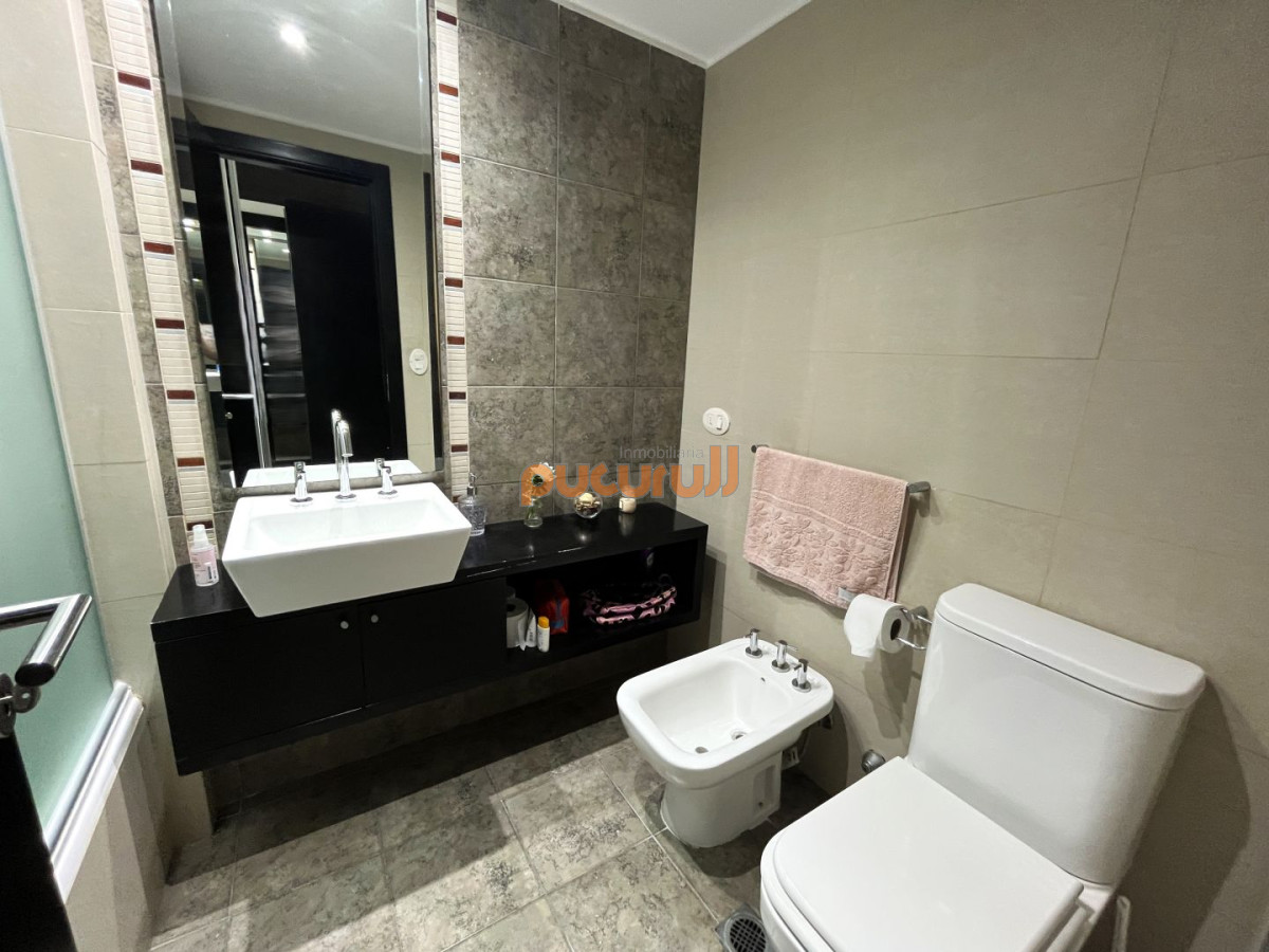 Apartamento ID.2764 - Apartamento en Venta 2 dormitorios Playa Mansa, Edificio Gala Tower