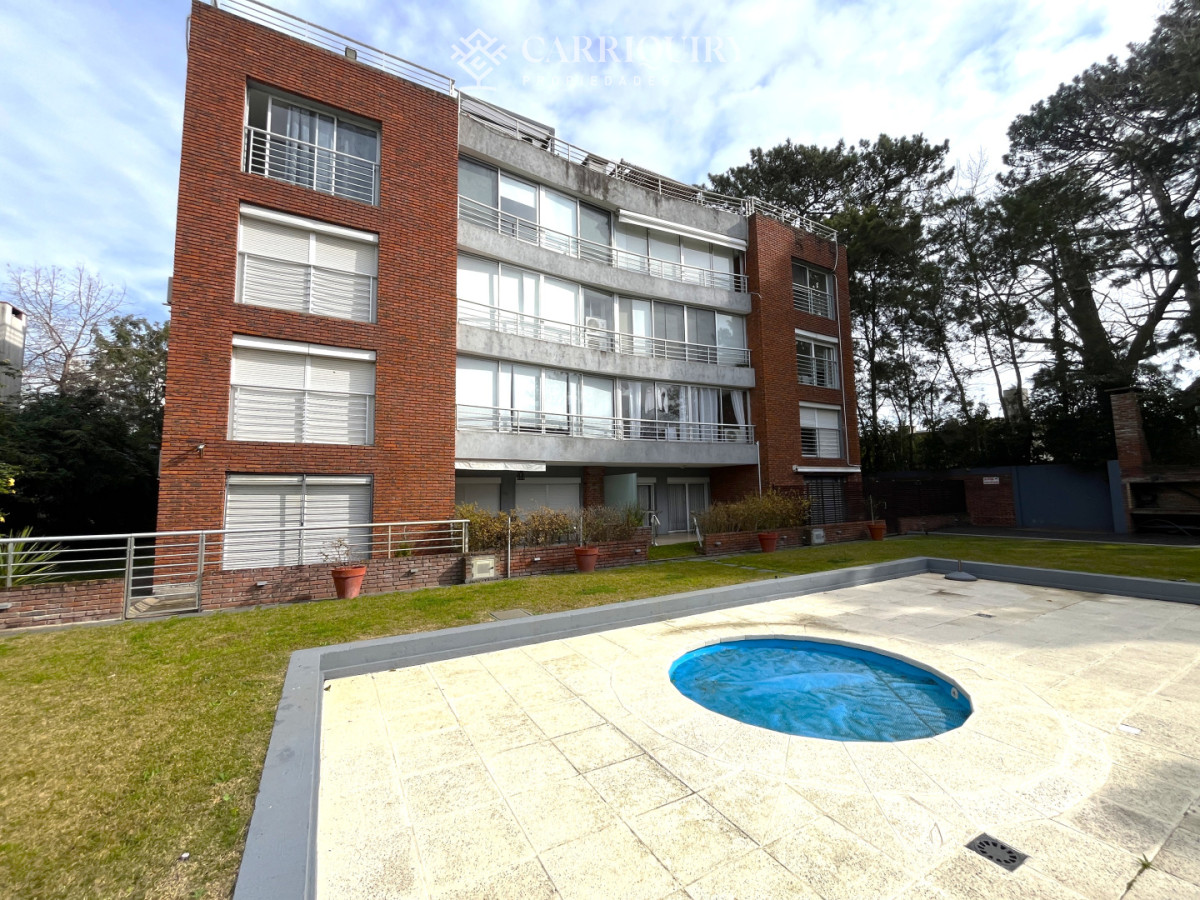 Apartamento ID.10350 - Venta de Apartamento con 2 dormitorios y parrillero propio en Aidy Grill, Punta del Este