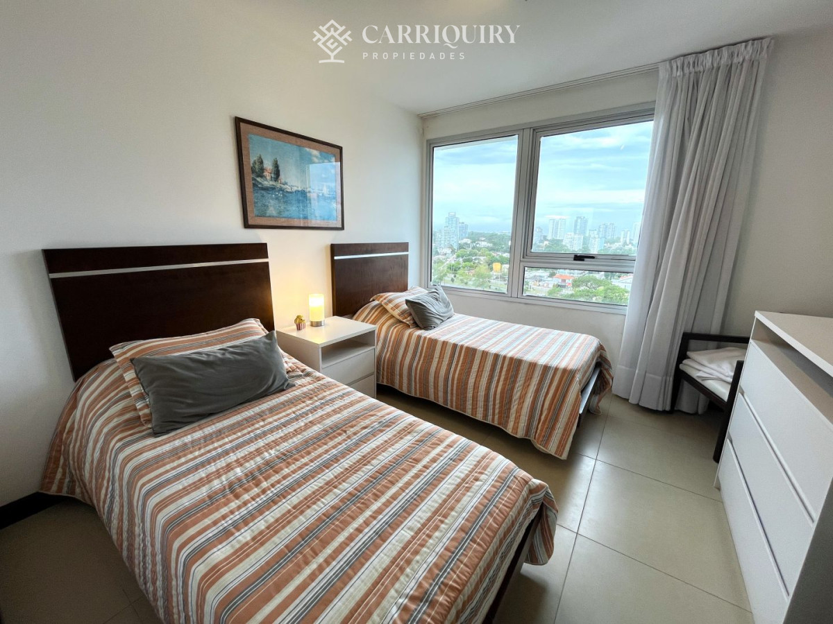 Apartamento ID.10351 - Apartamento en Venta 2 dormitorios Playa Mansa, Edificio Gala Tower