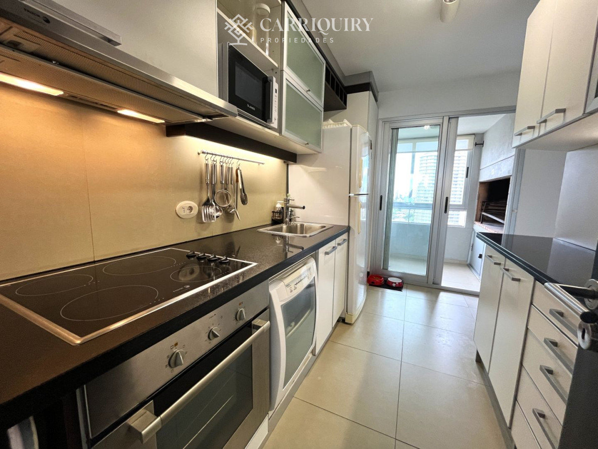 Apartamento ID.10351 - Apartamento en Venta 2 dormitorios Playa Mansa, Edificio Gala Tower