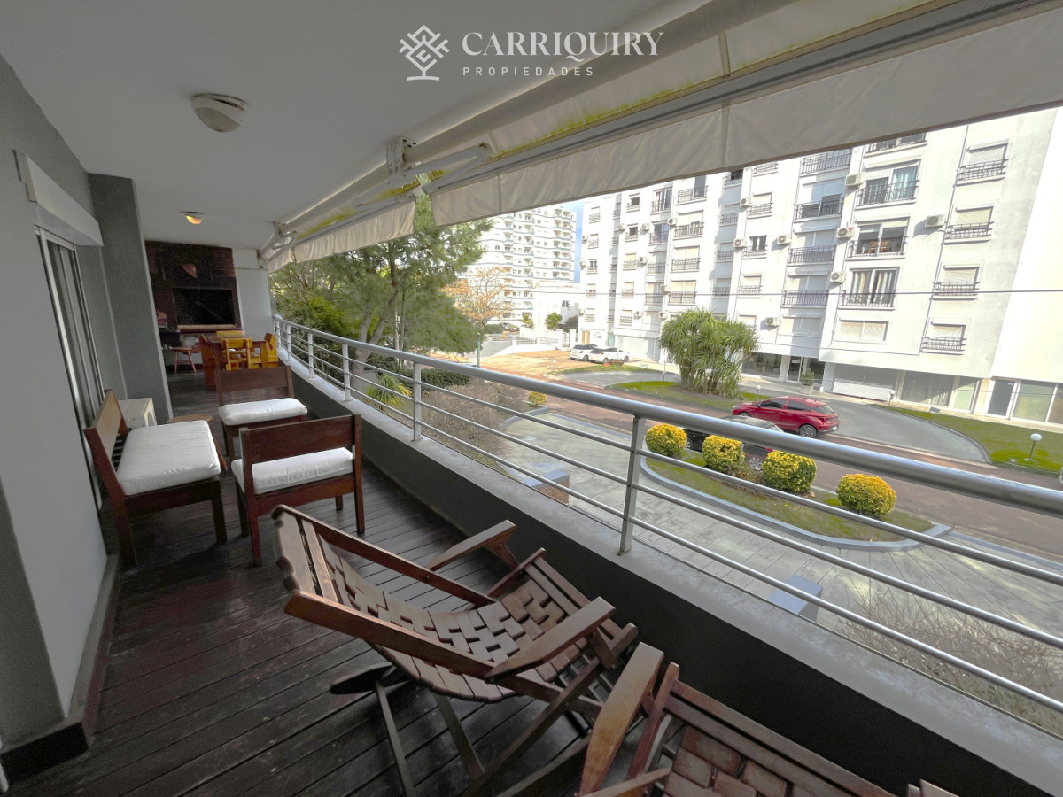 Apartamento ID.10350 - Venta de Apartamento con 2 dormitorios y parrillero propio en Aidy Grill, Punta del Este