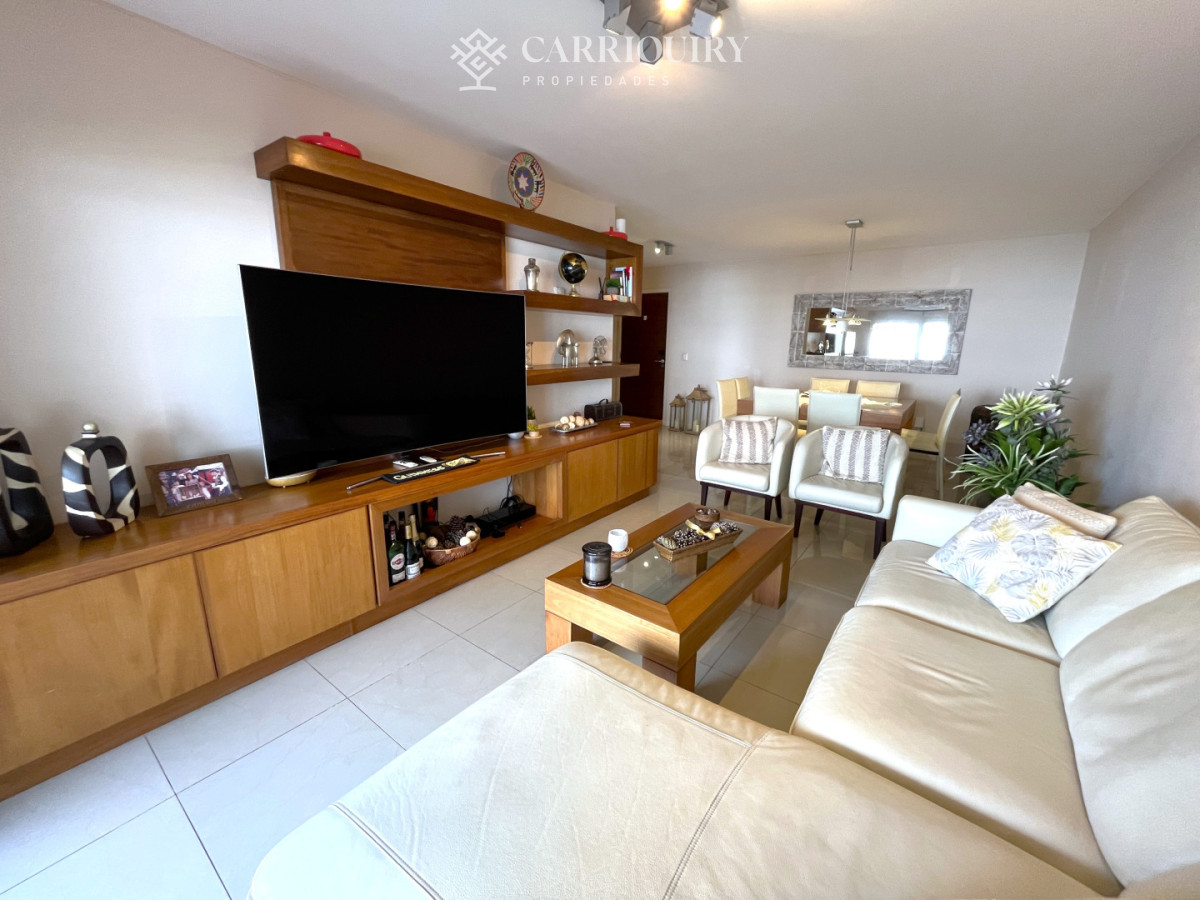 Apartamento ID.10350 - Venta de Apartamento con 2 dormitorios y parrillero propio en Aidy Grill, Punta del Este