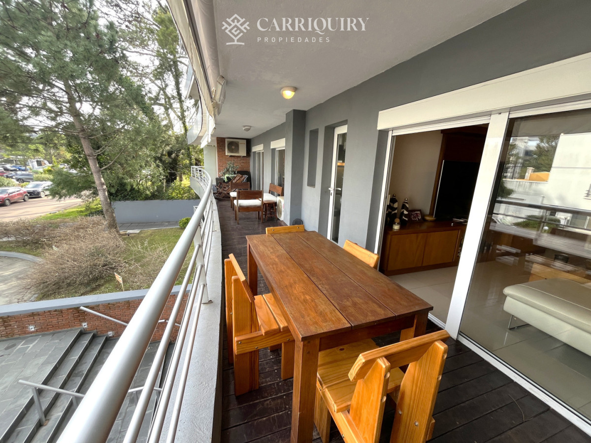 Apartamento ID.10350 - Venta de Apartamento con 2 dormitorios y parrillero propio en Aidy Grill, Punta del Este