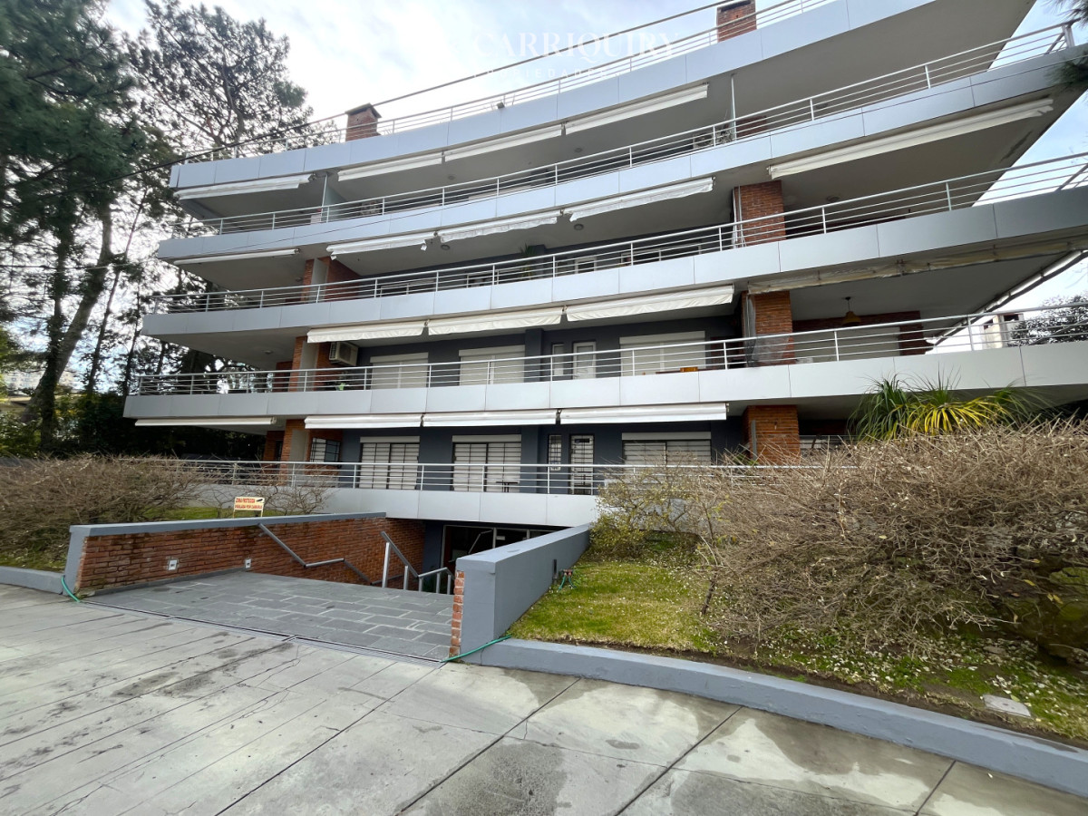 Apartamento ID.10350 - Venta de Apartamento con 2 dormitorios y parrillero propio en Aidy Grill, Punta del Este