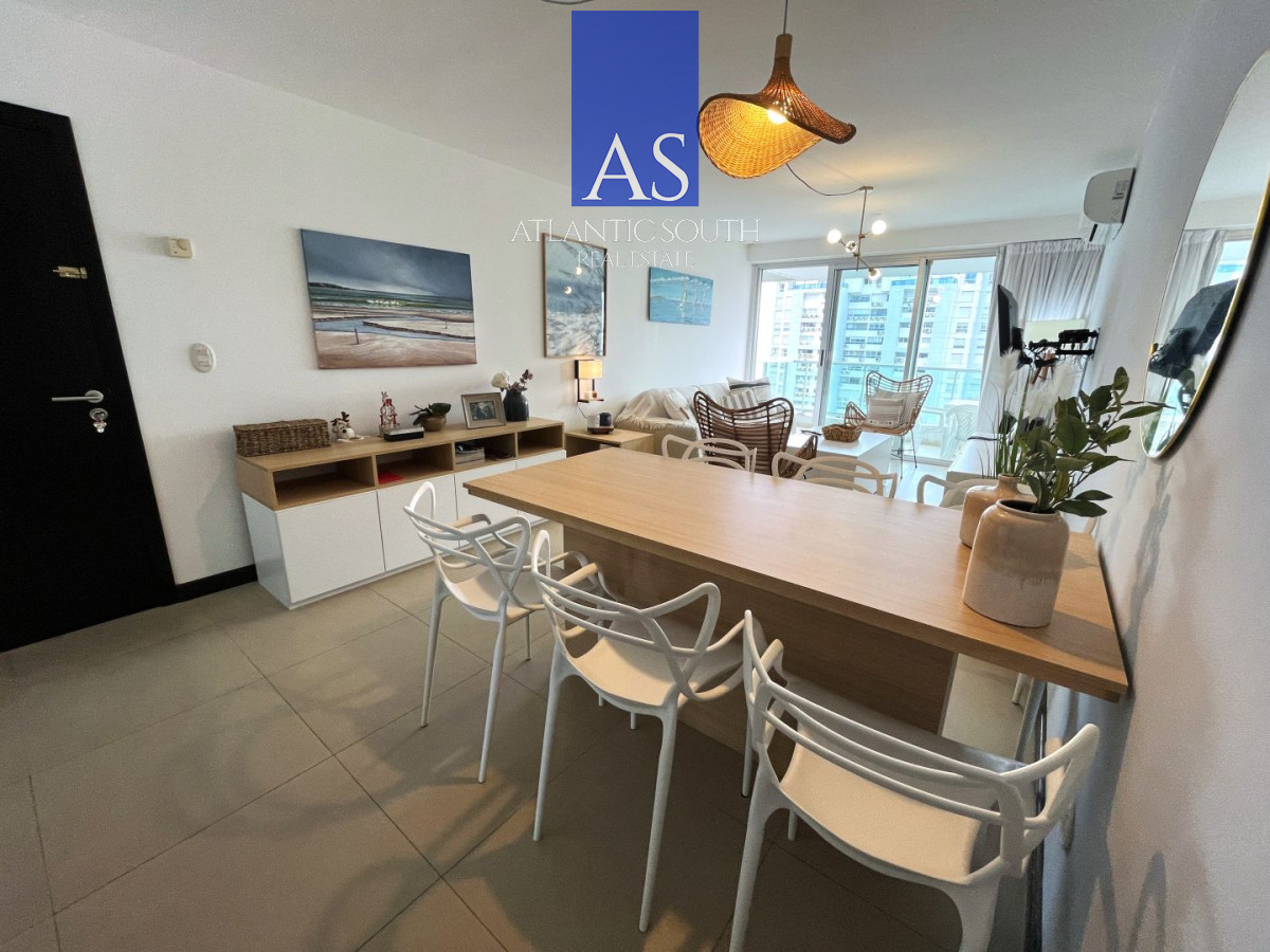 Apartamento ID.4658 - ATorre de categoría 2a linea frente al mar moderno con parrillero propio Playa Mansa Punta del Este
