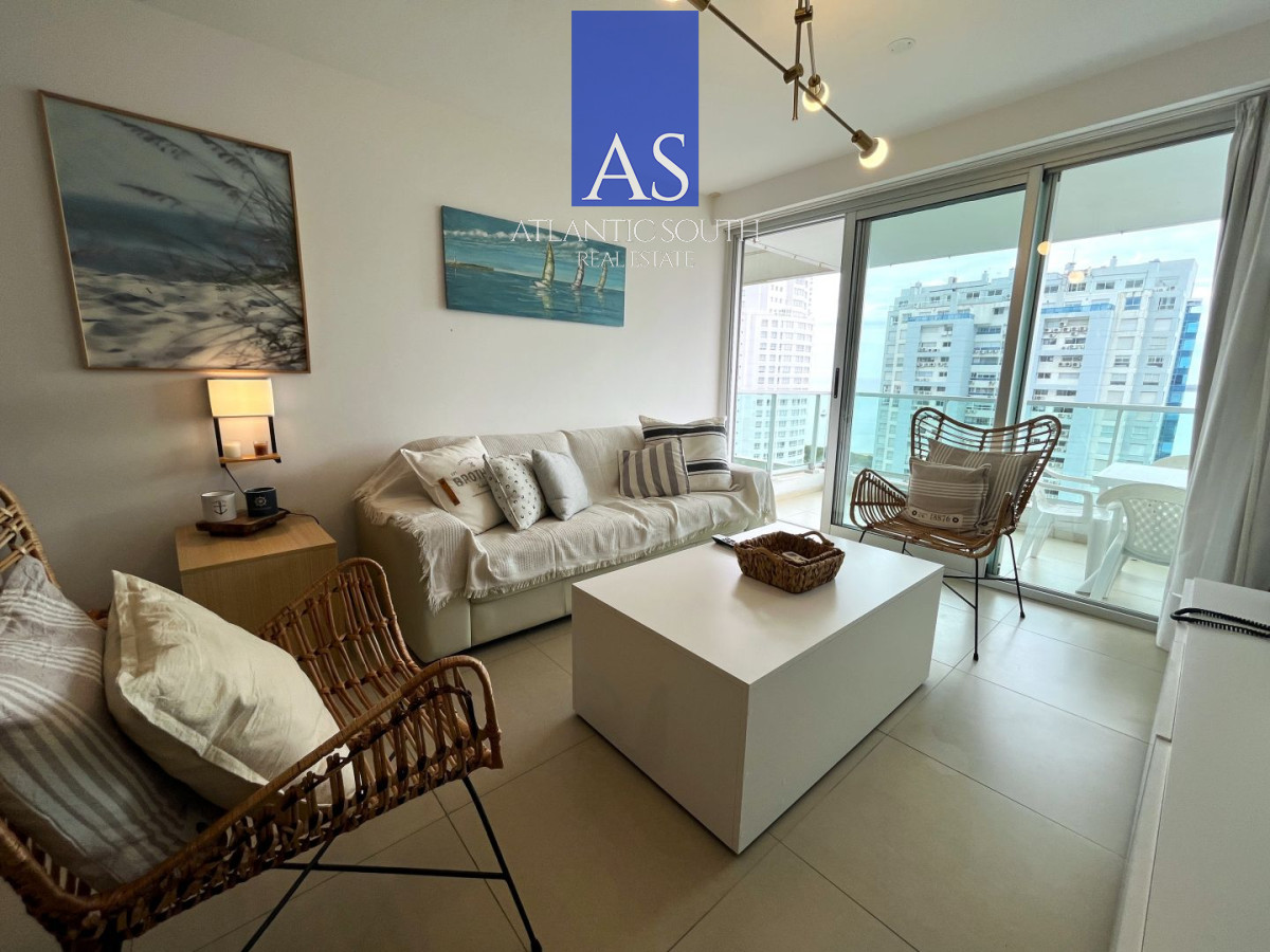 Apartamento ID.4658 - ATorre de categoría 2a linea frente al mar moderno con parrillero propio Playa Mansa Punta del Este