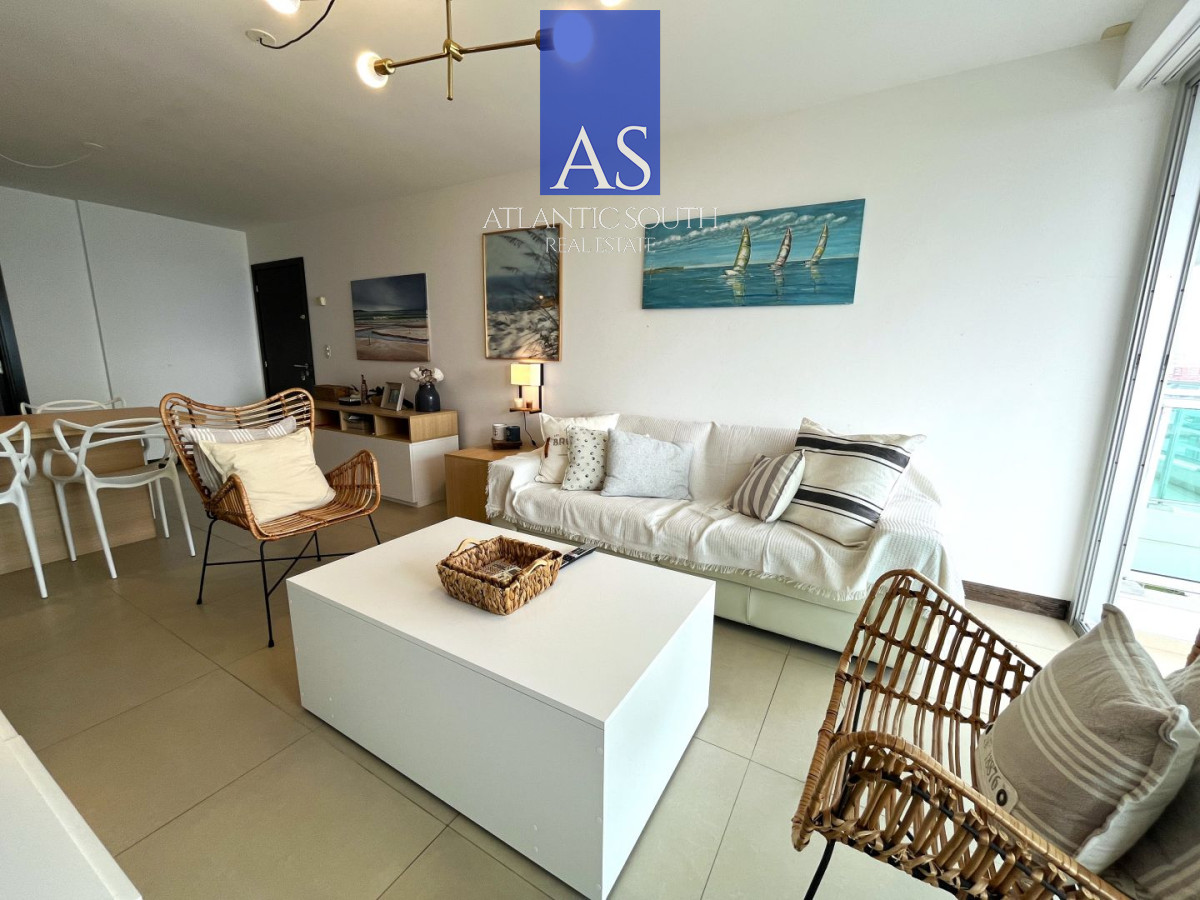 Apartamento ID.4658 - ATorre de categoría 2a linea frente al mar moderno con parrillero propio Playa Mansa Punta del Este