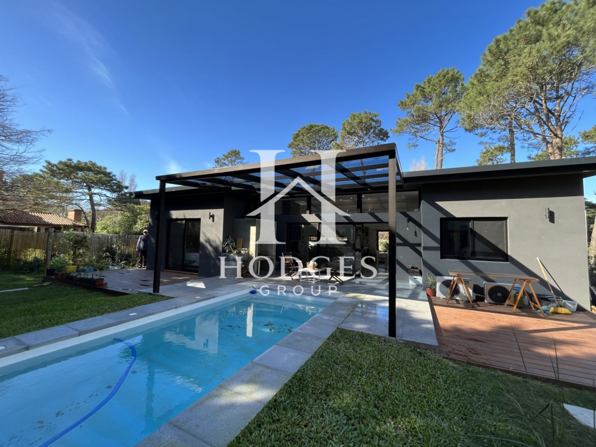 Casa ID.81 - Casa en venta con 3 Dormitorios en Lugano, Punta del Este
