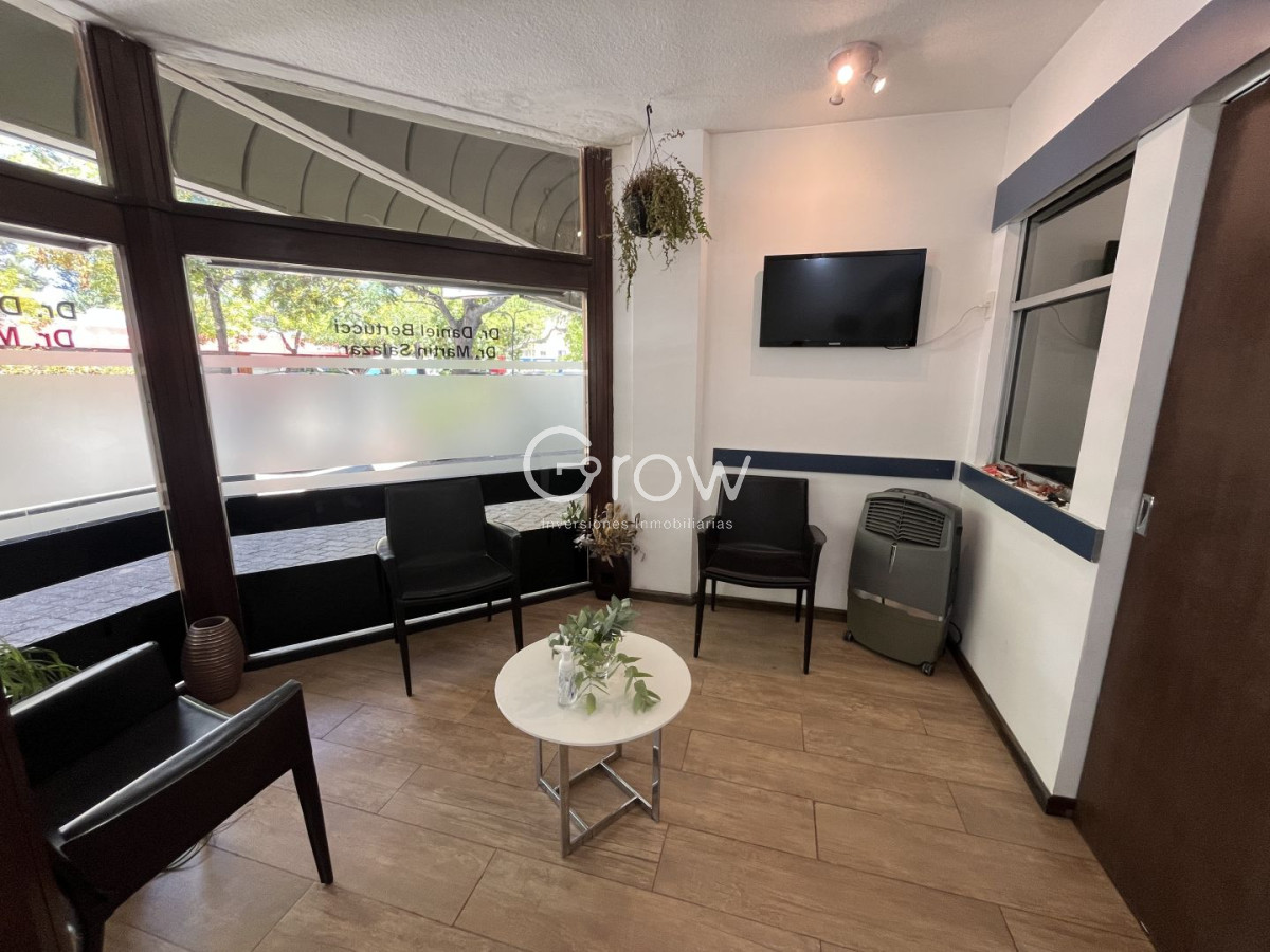 Local Comercial ID.3855 - Local en Venta en Galería Santander, Roosevelt Punta del Este