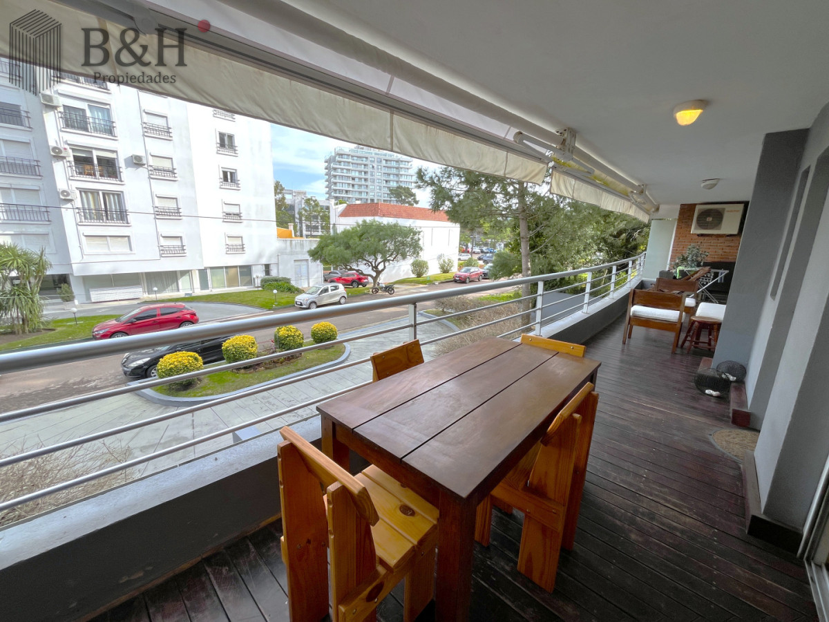 Apartamento ID.7750 - Venta de Apartamento con 2 dormitorios y parrillero propio en Aidy Grill, Punta del Este