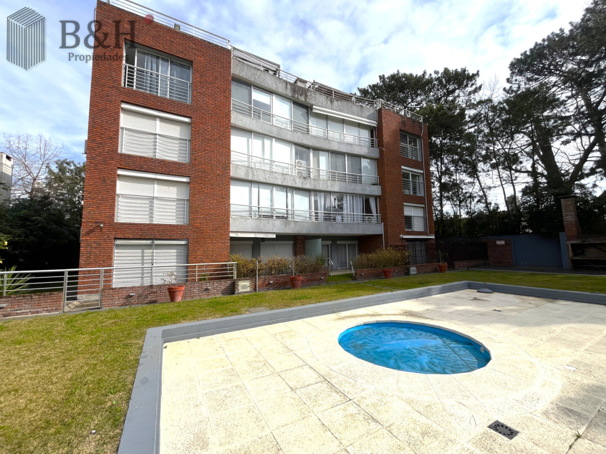Apartamento ID.7750 - Venta de Apartamento con 2 dormitorios y parrillero propio en Aidy Grill, Punta del Este