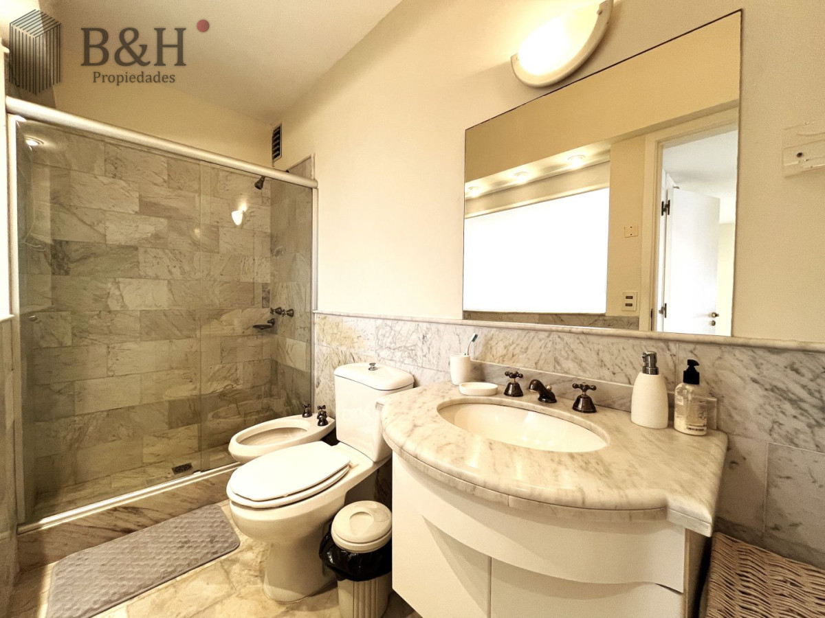 Apartamento ID.7743 - Penthouse en Venta con 4 dormitorios Playa Brava, Punta del Este