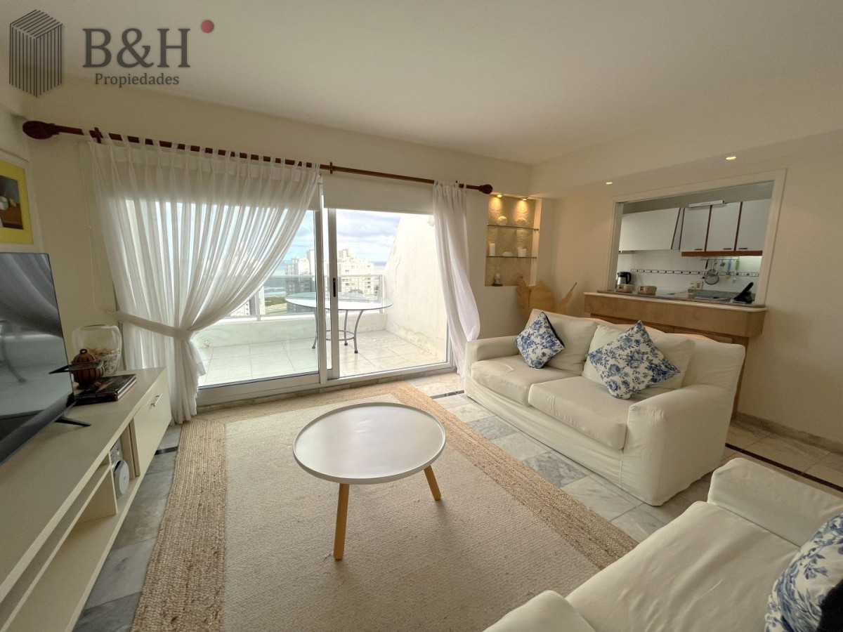 Apartamento ID.7743 - Penthouse en Venta con 4 dormitorios Playa Brava, Punta del Este