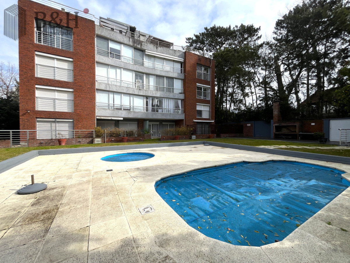 Apartamento ID.7750 - Venta de Apartamento con 2 dormitorios y parrillero propio en Aidy Grill, Punta del Este