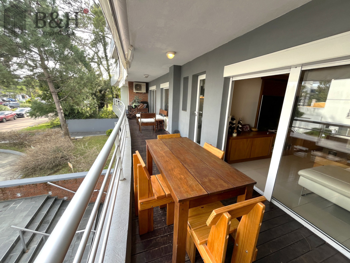 Apartamento ID.7750 - Venta de Apartamento con 2 dormitorios y parrillero propio en Aidy Grill, Punta del Este