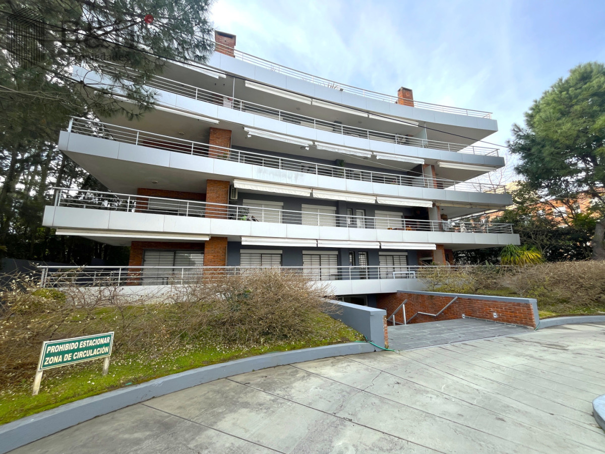 Apartamento ID.7750 - Venta de Apartamento con 2 dormitorios y parrillero propio en Aidy Grill, Punta del Este
