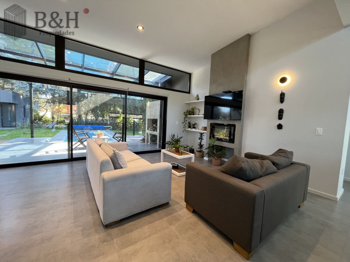 Casa ID.6913 - Casa en venta con 3 Dormitorios en Lugano, Punta del Este