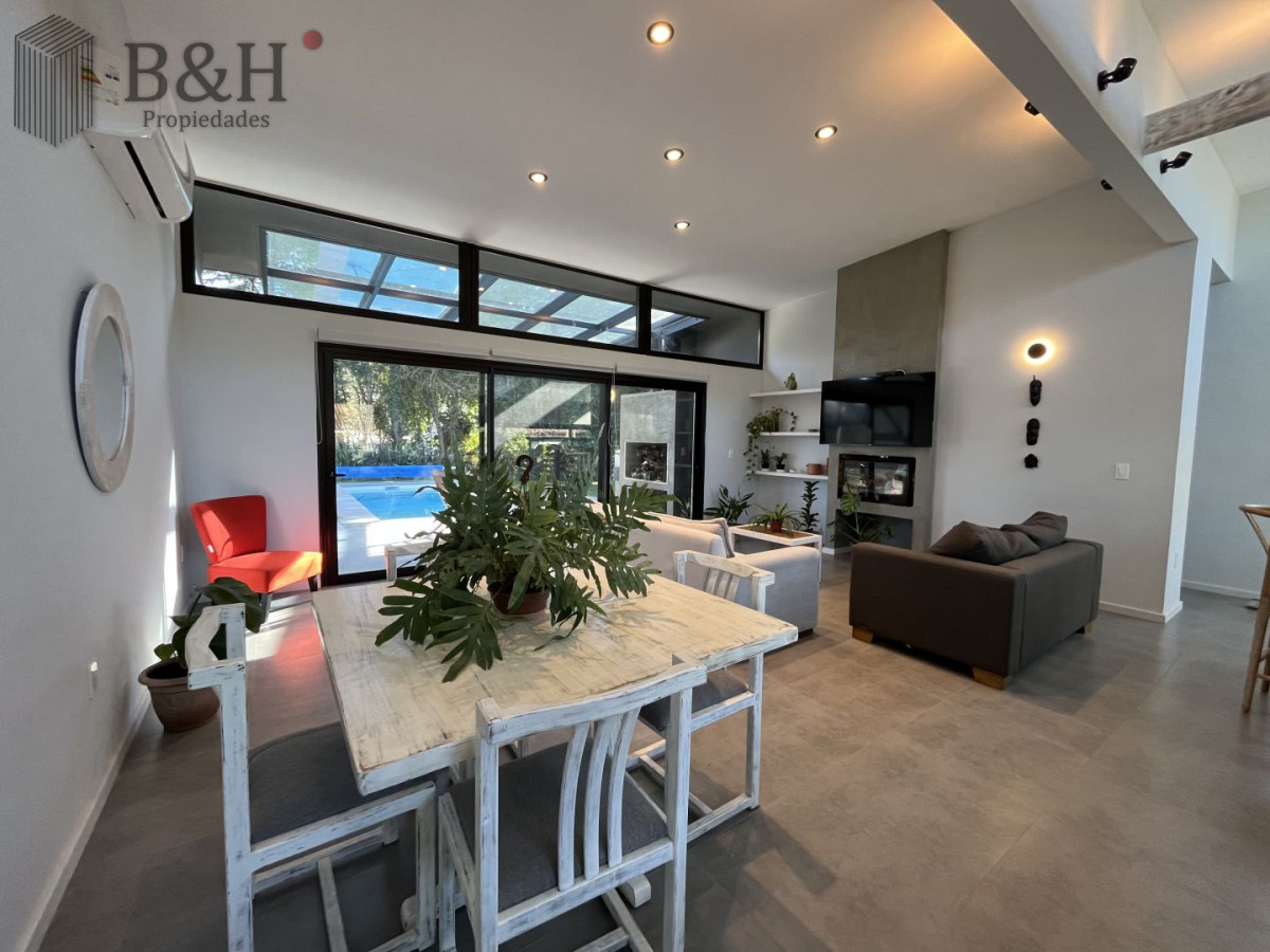 Casa ID.6913 - Casa en venta con 3 Dormitorios en Lugano, Punta del Este
