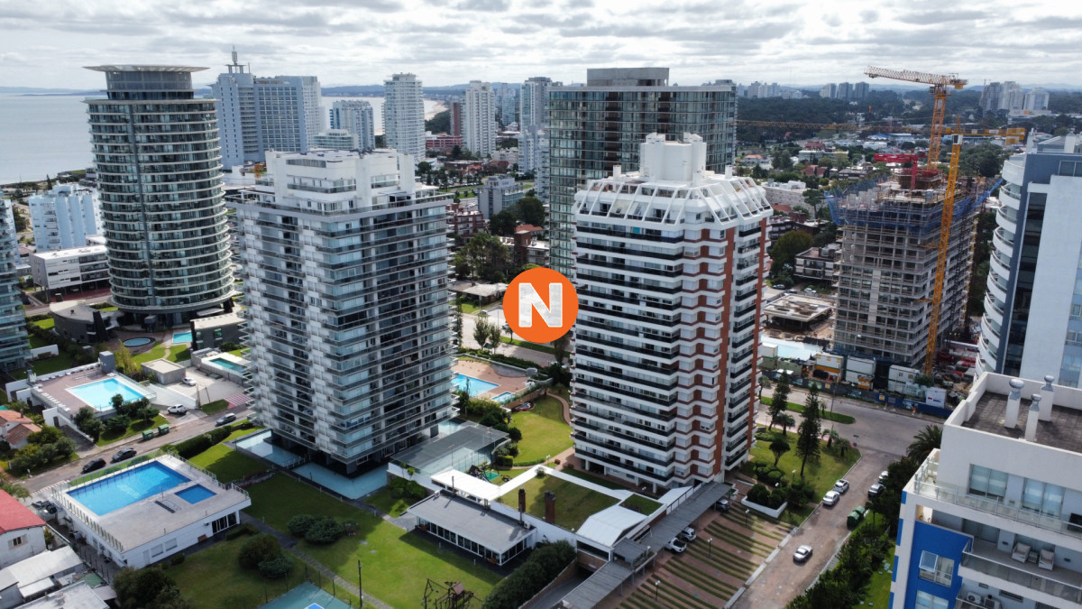 Apartamento Ref.225386 - Penthouse en Venta con 4 dormitorios Playa Brava, Punta del Este