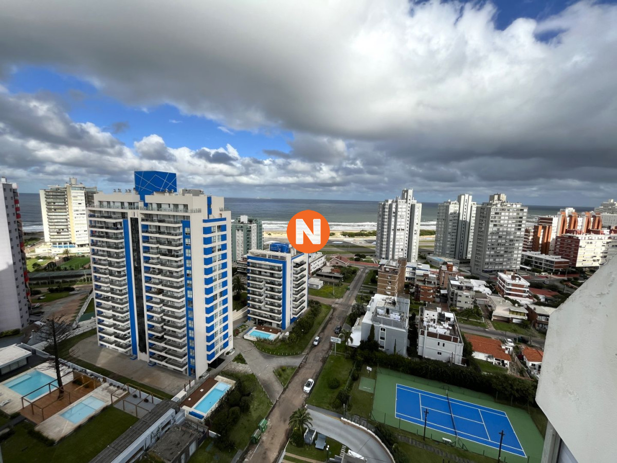 Apartamento Ref.225386 - Penthouse en Venta con 4 dormitorios Playa Brava, Punta del Este