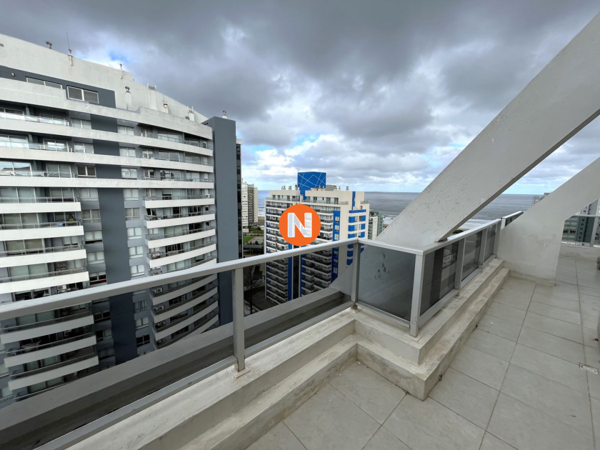 Apartamento Ref.225386 - Penthouse en Venta con 4 dormitorios Playa Brava, Punta del Este