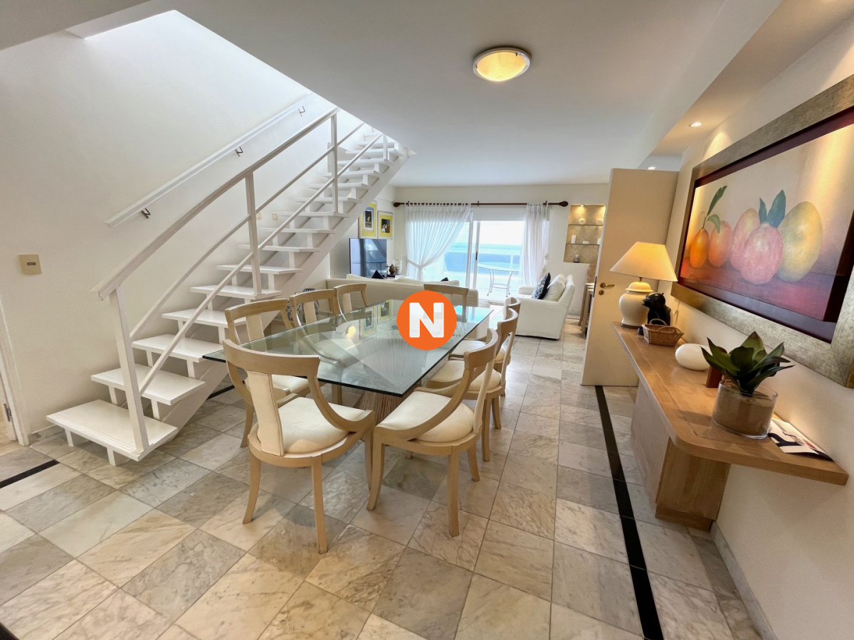 Apartamento Ref.225386 - Penthouse en Venta con 4 dormitorios Playa Brava, Punta del Este
