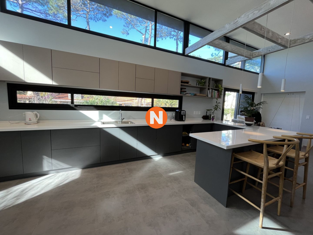 Casa Ref.225087 - Casa en venta con 3 Dormitorios en Lugano, Punta del Este