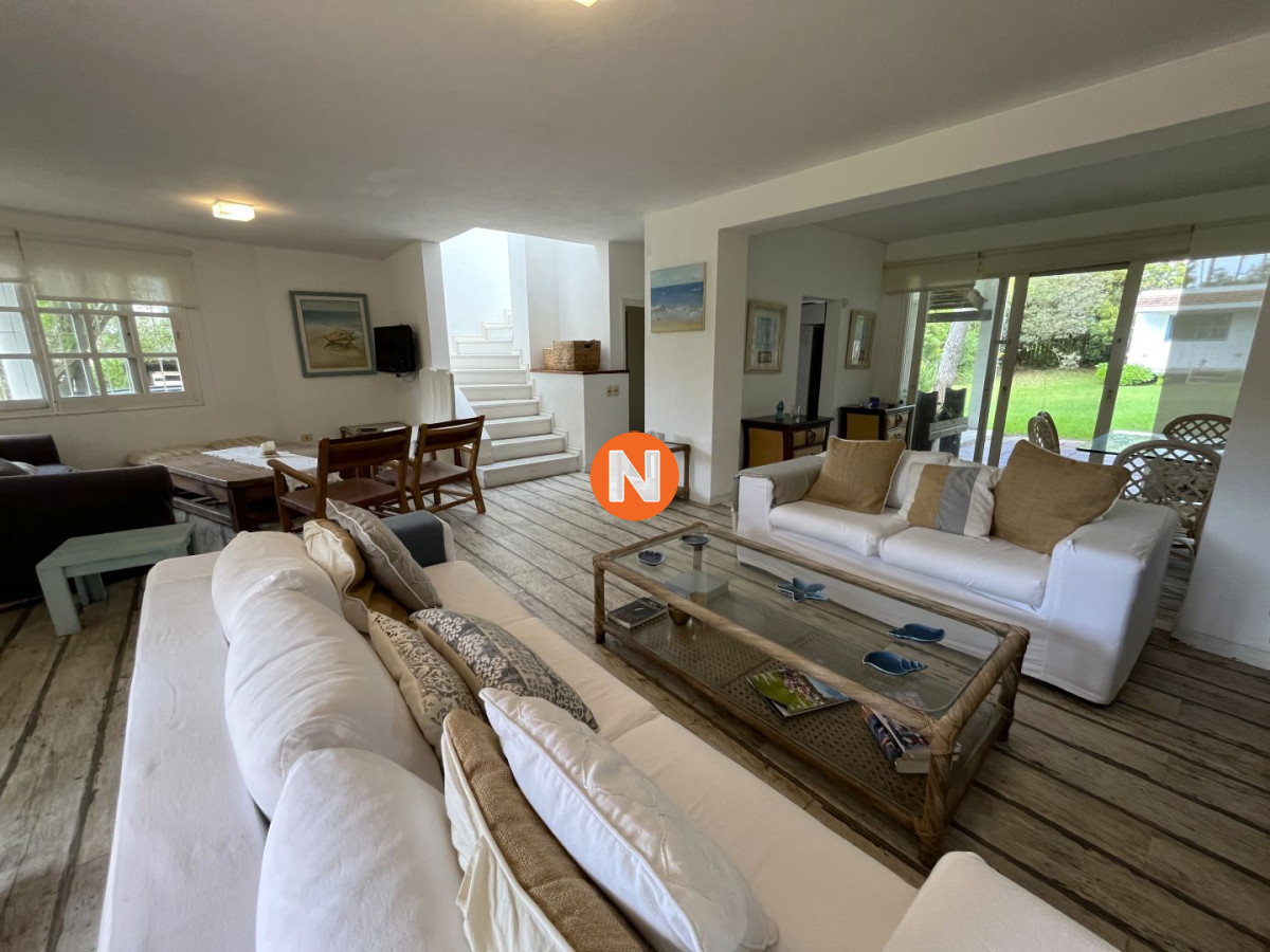 Casa Ref.225095 - Casa en Venta con 3 Dormitorios en Montoya, La Barra