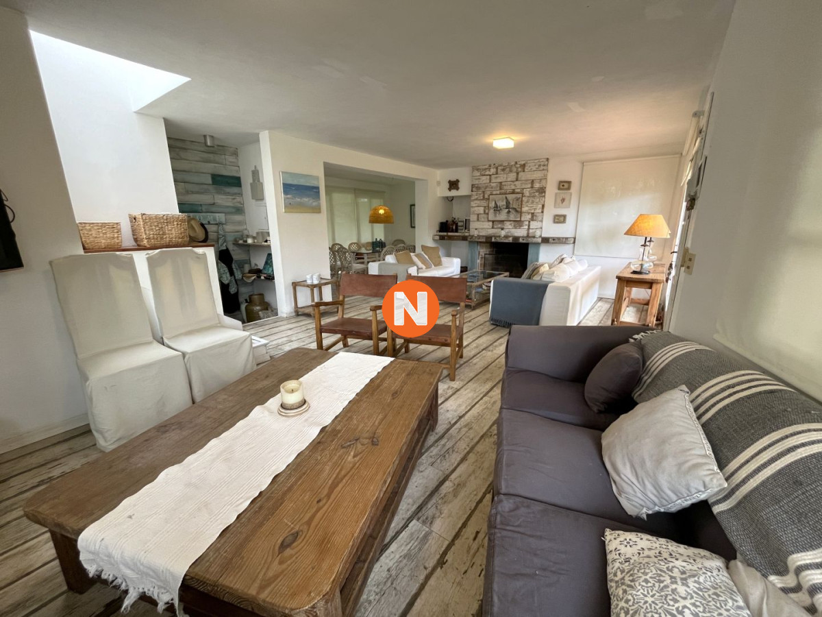 Casa Ref.225095 - Casa en Venta con 3 Dormitorios en Montoya, La Barra