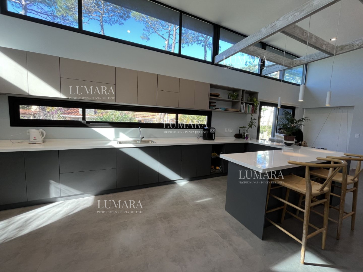Casa ID.3554 - Casa en venta con 3 Dormitorios en Lugano, Punta del Este