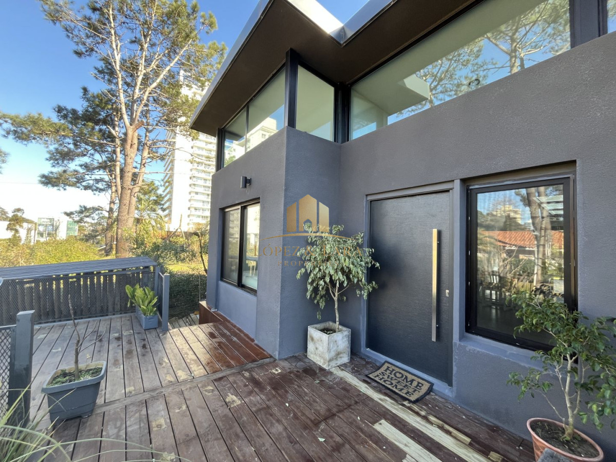 Casa ID.330 - Casa en venta con 3 Dormitorios en Lugano, Punta del Este