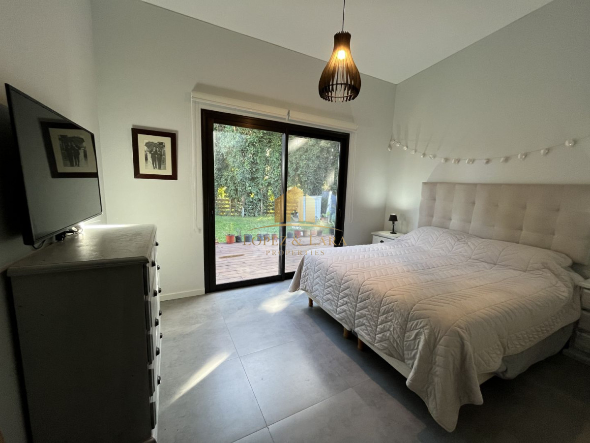 Casa ID.330 - Casa en venta con 3 Dormitorios en Lugano, Punta del Este