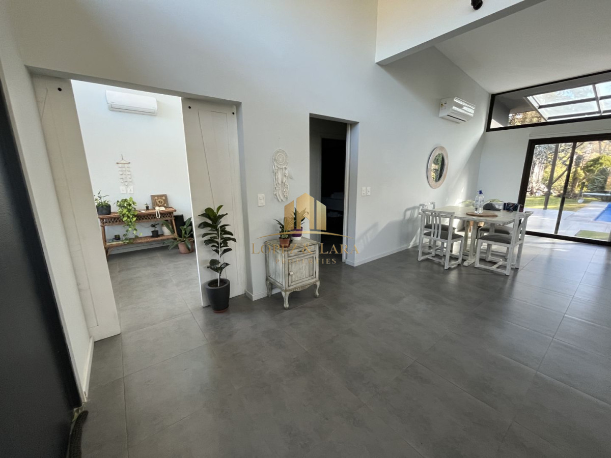 Casa ID.330 - Casa en venta con 3 Dormitorios en Lugano, Punta del Este